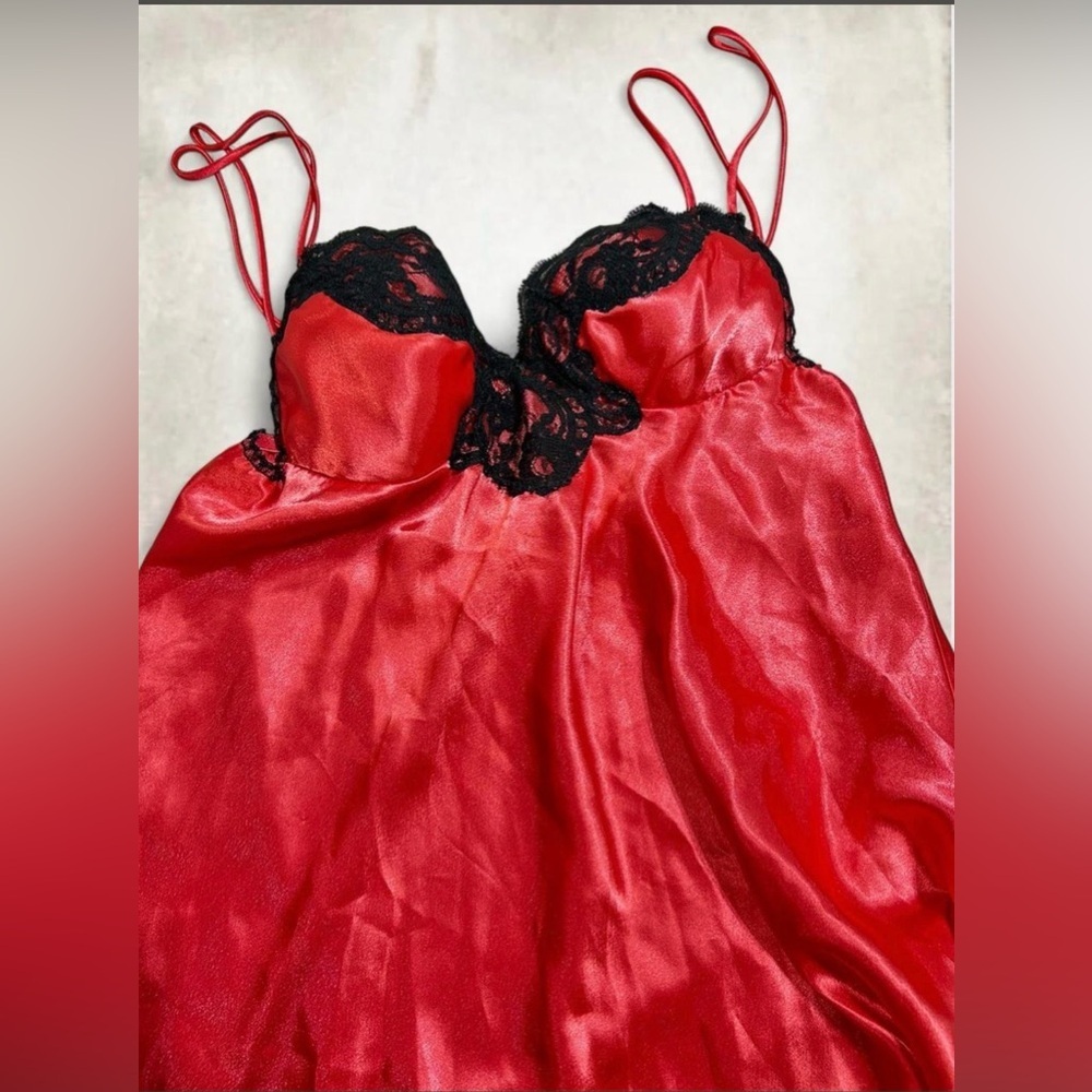 Vintage Gold Label Victoria's Secret Red Satin Chemise with Black Lace Trim - Picture 5 of 7